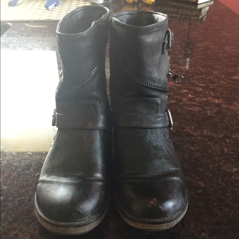 Black boots